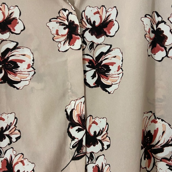 Ann Taylor floral button down shirt - Picture 2 of 3